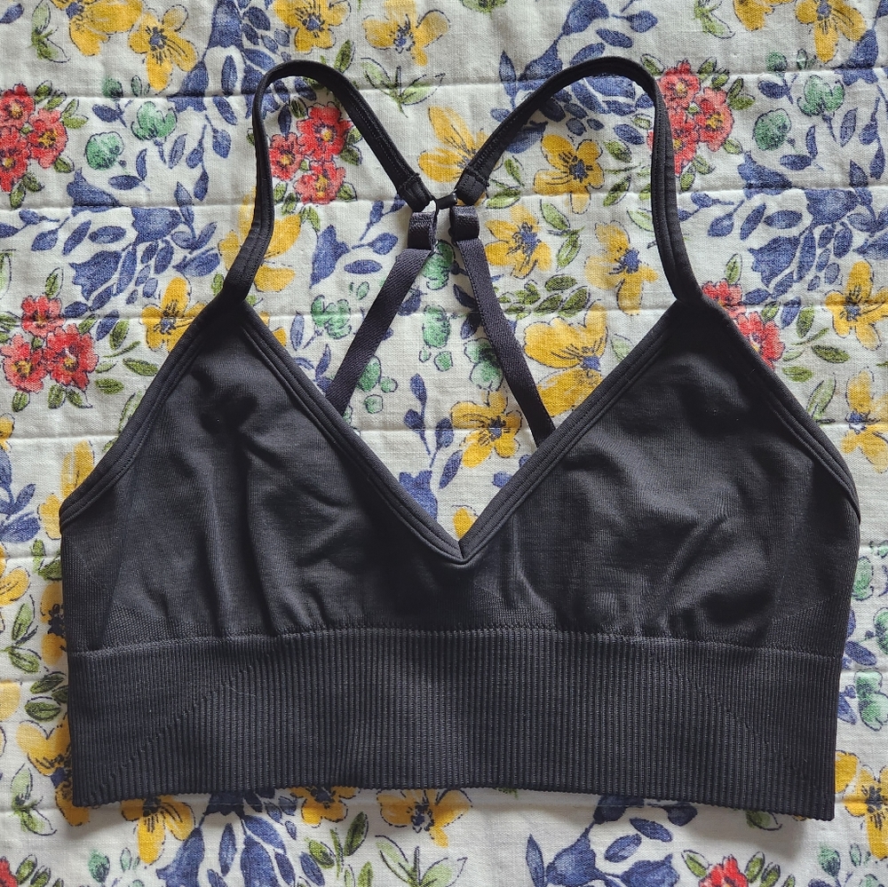 Lululemon Black Ebb to Street Bra Small 6